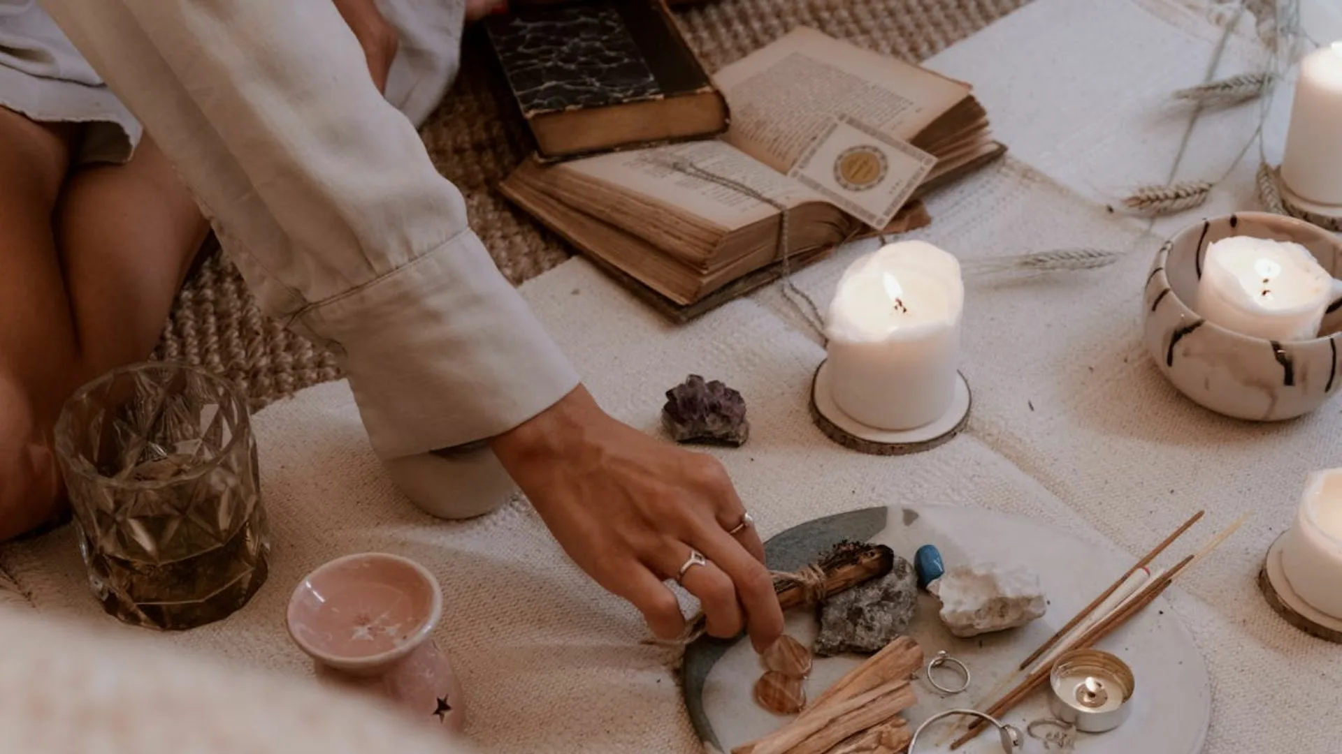 meditating with crystals
